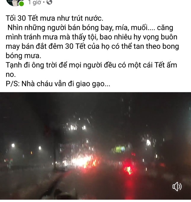 Dân mạng đồng loạt 'cảm thán' về trận mưa lịch sử vào đêm 30 Tết ảnh 5