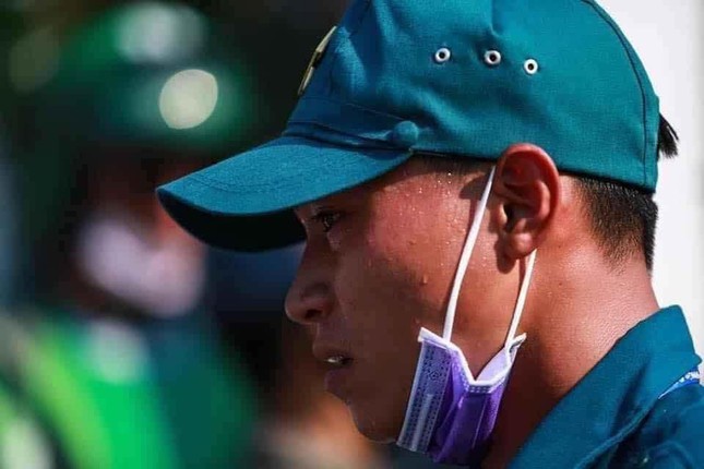 Gửi cả 'siêu thị' vào khu cách ly: Xót người nhà, ai xót các chiến sĩ dân quân? ảnh 4