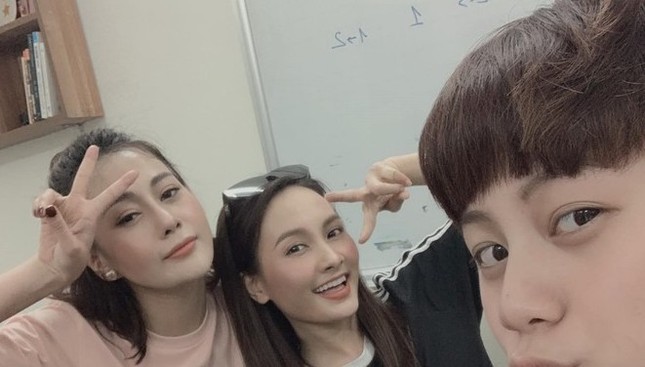 Showbiz 26/3: Diễn viên đình đám xứ Hàn gây ‘sốc’ vì tiết lộ khóc 40 phút mỗi ngày ảnh 2