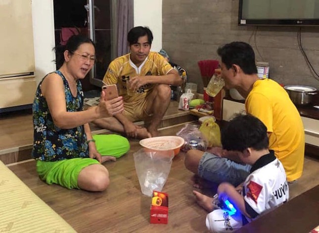 Thanh Bình nhận lời khen vì hành động ý nghĩa trong ngày sinh nhật mẹ Ngọc Lan ảnh 3