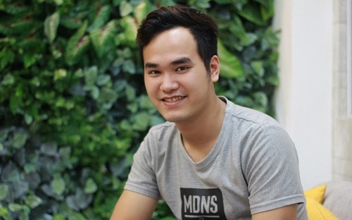 Showbiz 28/4: Tiên Nguyễn gặp lại bố và anh trai Phillip Nguyễn ảnh 4