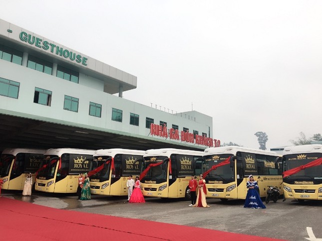 Bên trong 'chuyên cơ mặt đất' chạy tuyến Hà Nội- Lào Cai- Sapa ảnh 1