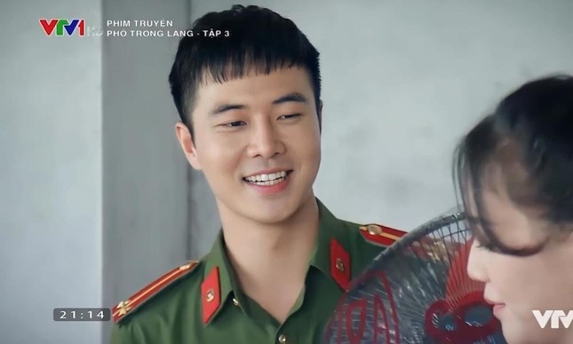 Anh Đông 'Phố trong làng' sẽ phim thật tình thật, cô bán quạt chưa chắc là bến đỗ ảnh 1