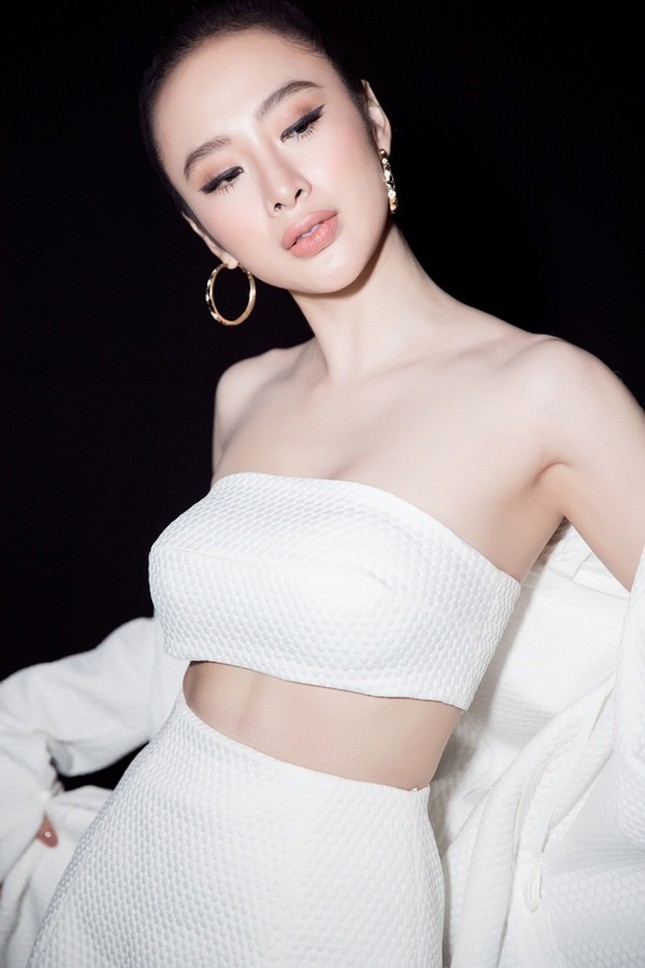 Angela Phương Trinh đã muốn xinh ngoan, an phận? ảnh 1