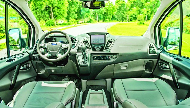 Ford Tourneo chính thức ra mắt: Đáp ứng nhu cầu vận chuyển 7 chỗ cao cấp ảnh 2