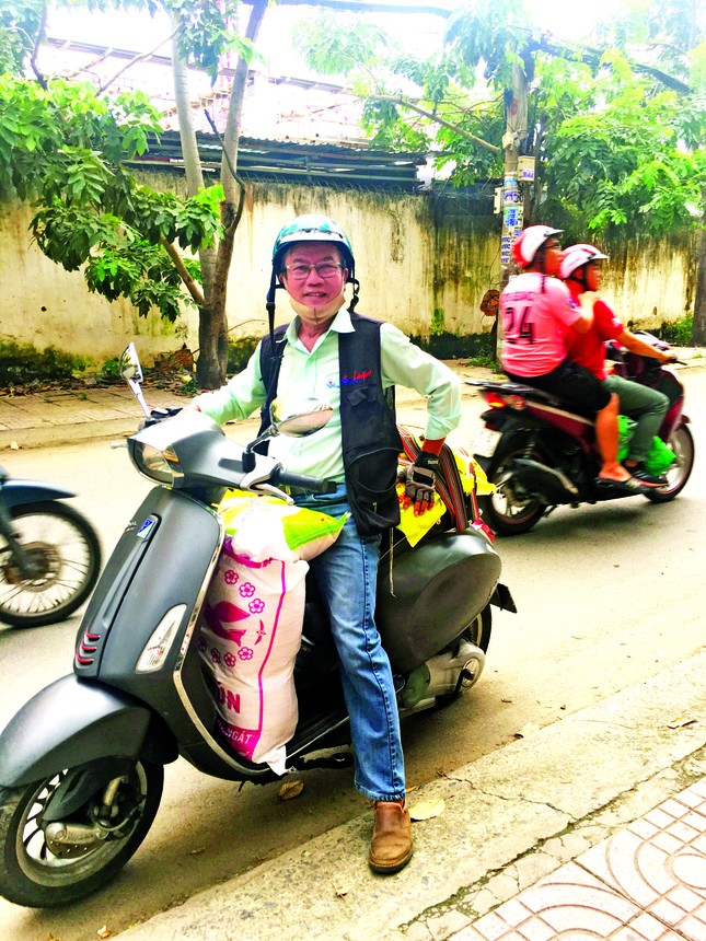 Chuyên gia du lịch thành shipper ảnh 1