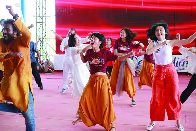 Cô gái chuyên săn tài trợ của các tỷ phú Mỹ ảnh 2