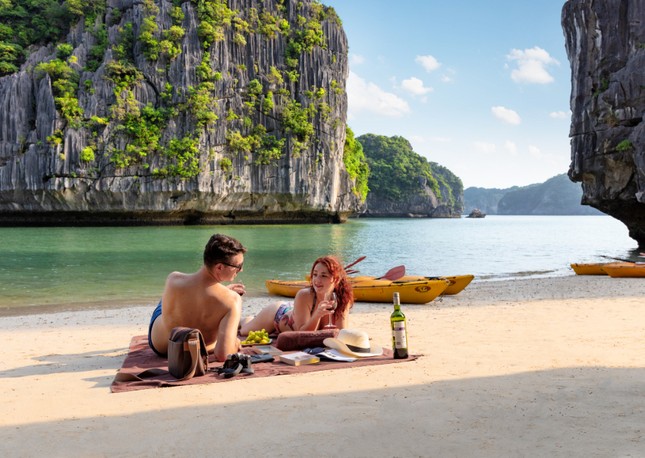 Ngành du lịch thí điểm đón khách quốc tế từ tháng bảy ảnh 1