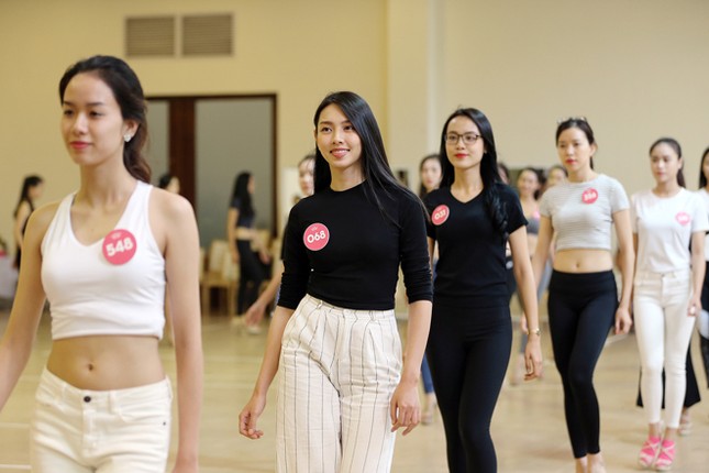 Bật mí chặng đua cuối trước đêm chung kết Hoa hậu Việt Nam ảnh 2