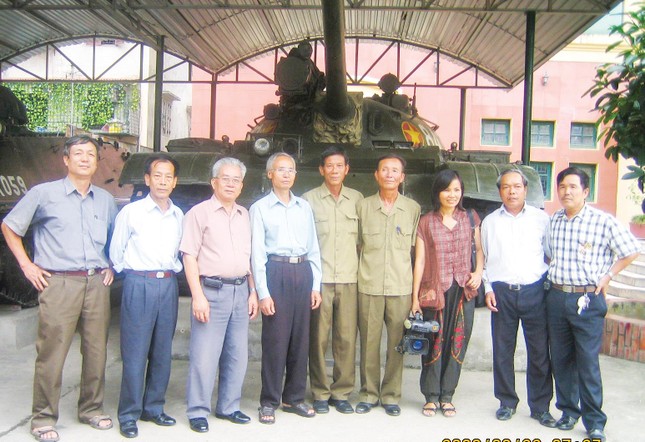 Đêm 'pháo hoa' đặc biệt trong ngày 30/4 ảnh 1