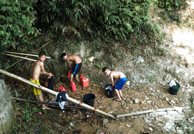 Về nơi nóng nhất Đông Dương: Cháy khô con chữ ảnh 1