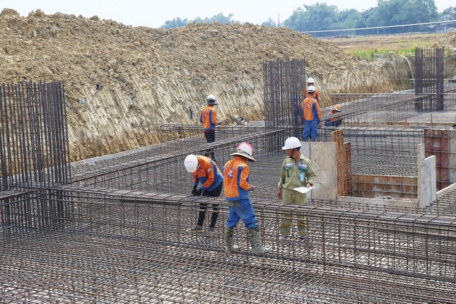Đẩy nhanh tiến độ, sớm giải cơn khát điện cho miền Nam ảnh 2