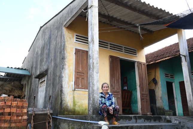 Vụ hai thanh thiếu niên bị chủ quán bánh xèo hành hạ: Hoàn cảnh gia đình éo le ảnh 1