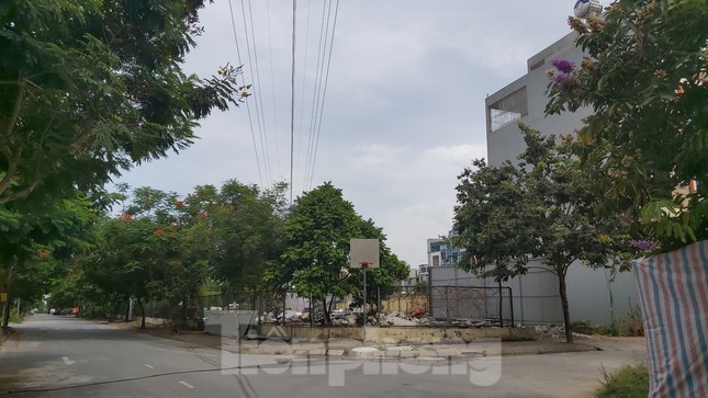 Cận cảnh tháo dỡ nhà xưởng mọc như nấm, có dấu hiệu bảo kê tại quận Hà Đông ảnh 3