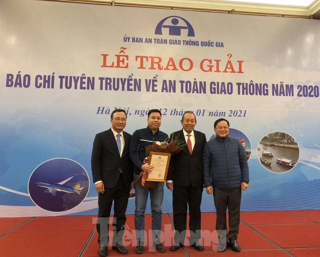 Báo Tiền Phong đạt giải nhì giải Báo chí tuyên truyền về an toàn giao thông ảnh 2