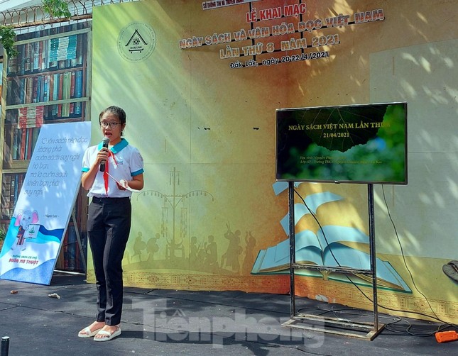 Hai học sinh trường vùng xa là Đại sứ văn hóa đọc tỉnh Đắk Lắk ảnh 3