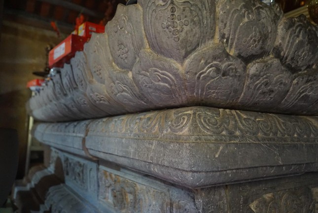 Bảo vật hương án bằng đá gần 600 tuổi ở Bắc Giang ảnh 3