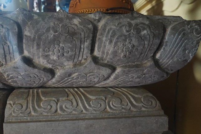Bảo vật hương án bằng đá gần 600 tuổi ở Bắc Giang ảnh 6