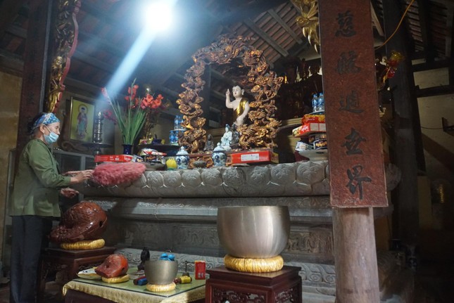 Bảo vật hương án bằng đá gần 600 tuổi ở Bắc Giang ảnh 1