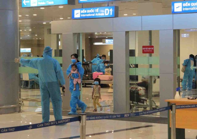 Đón và cách ly hơn 300 công dân về từ Malaysia ảnh 3