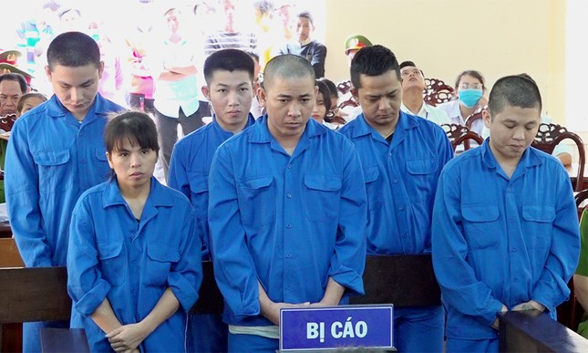 Cặp vợ chồng lĩnh hơn 30 năm tù vì mua bán 'cái chết trắng' ảnh 1