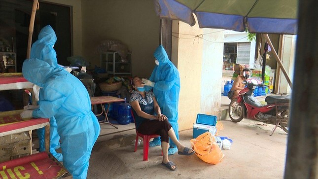 Bắc Giang lập đội phản ứng nhanh, Bắc Ninh trưng dụng trường học để chống dịch ảnh 1
