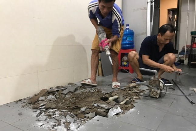 Dân Thủ đô chật vật, tốn tiền triệu thau bể sau sự cố nước sông Đà nhiễm dầu ảnh 2
