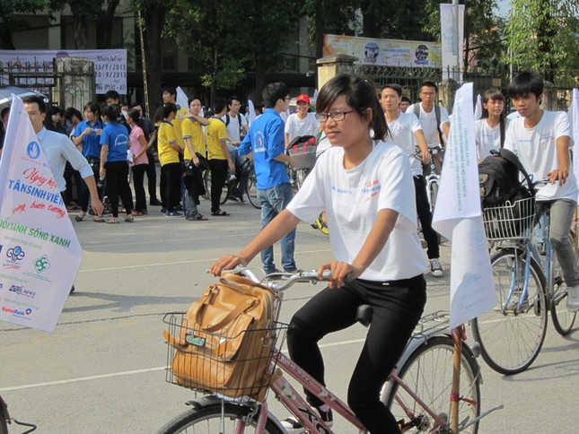 Chương trình còn tổ chức đi xe đạp cổ động cho ngày hội