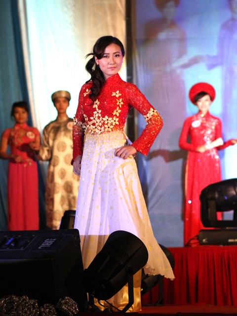 Phạm Thị Ninh mang tới nét duyên dáng con gái