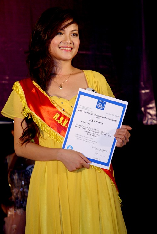 Á khôi 2: Trần Hoàng Mỹ Linh