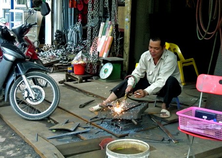 Những đốm lửa tiềm ẩn nguy cơ cháy nổ bất cứ lúc nào