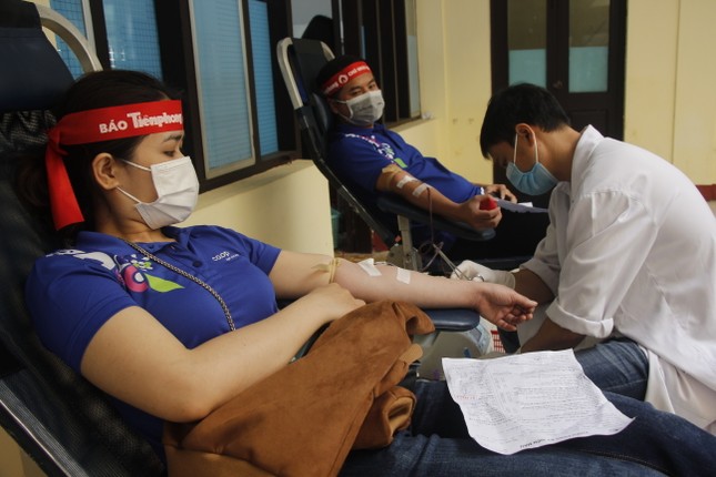 Ngày hội hiến máu tình nguyện 'Chủ nhật Đỏ' ở Quảng Trị ảnh 9