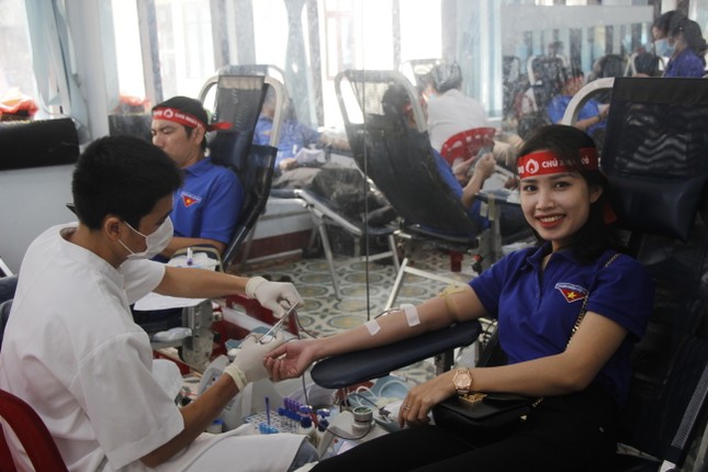 Ngày hội hiến máu tình nguyện 'Chủ nhật Đỏ' ở Quảng Trị ảnh 12