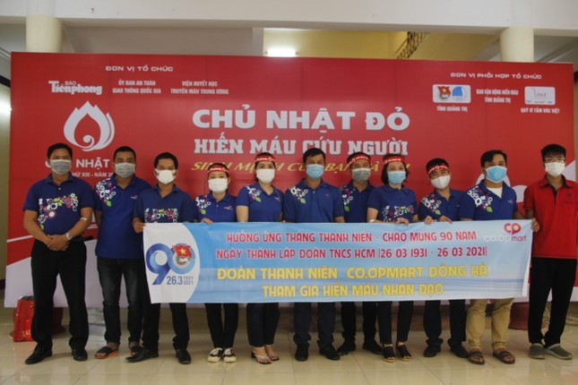 Ngày hội hiến máu tình nguyện 'Chủ nhật Đỏ' ở Quảng Trị ảnh 16