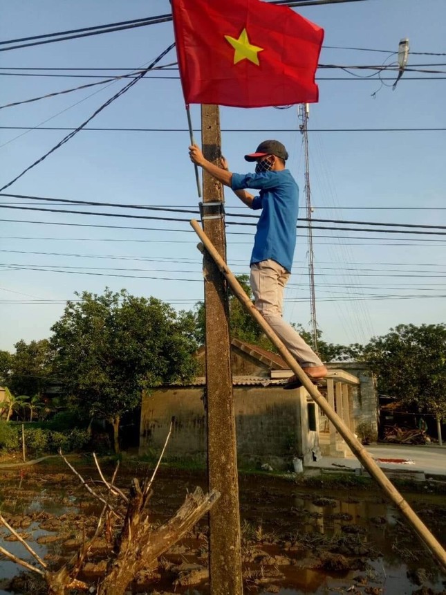 Áo xanh tình nguyện hỗ trợ nhân dân bầu cử ảnh 8