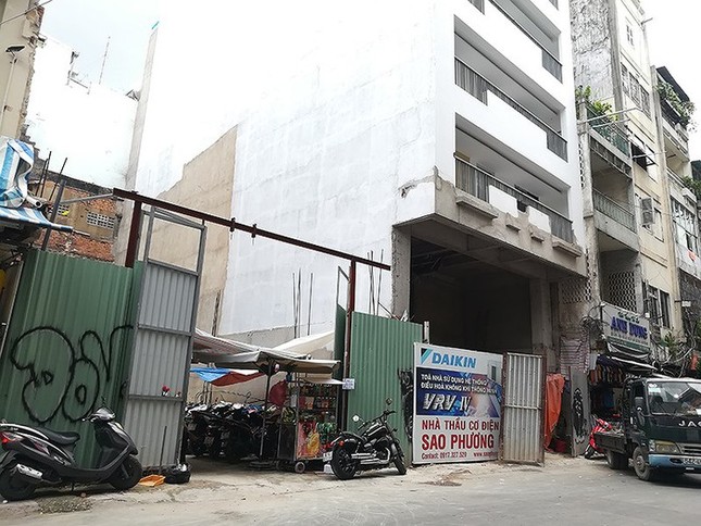 Chưa kỷ luật trưởng phòng vì… khuyết chủ tịch quận ảnh 2