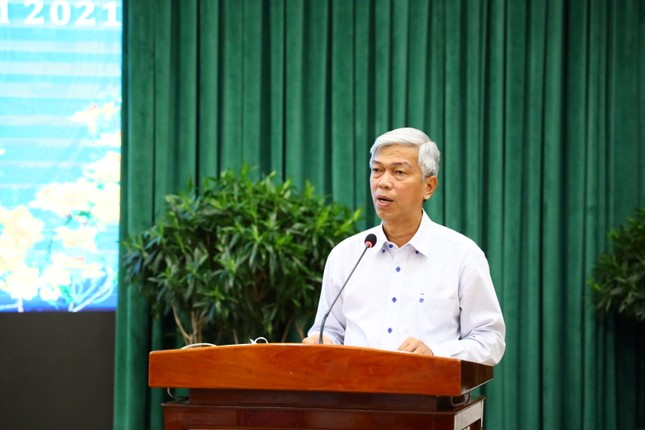 'TPHCM không có xe công đi lễ hội, dùng ngân sách tặng quà cho lãnh đạo...' ảnh 1