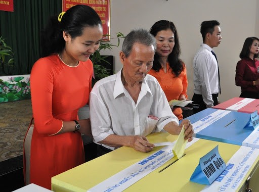 Người ứng cử đại biểu Quốc hội, HĐND TP phải khai rõ quốc tịch ảnh 2