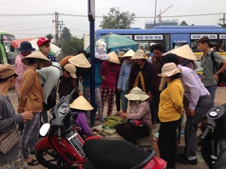 Nhiều người sưng, ngứa chân khi đi dép Trung Quốc ảnh 3