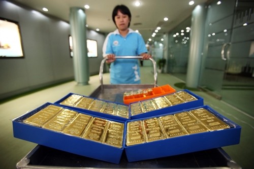 Vàng đi ngang, USD tiếp tục tăng giá ảnh 1