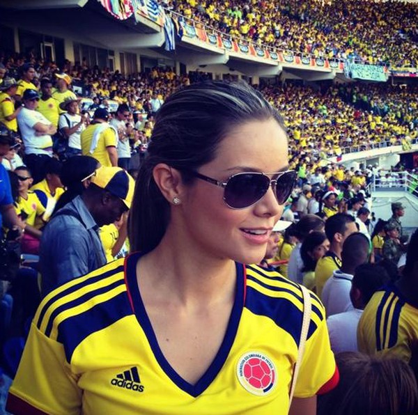 Nữ phóng viên Colombia gây sốt ở World Cup 2014 ảnh 2