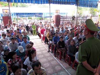 Công an ăn chặn trầm kỳ bị phơi ra ánh sáng ảnh 5