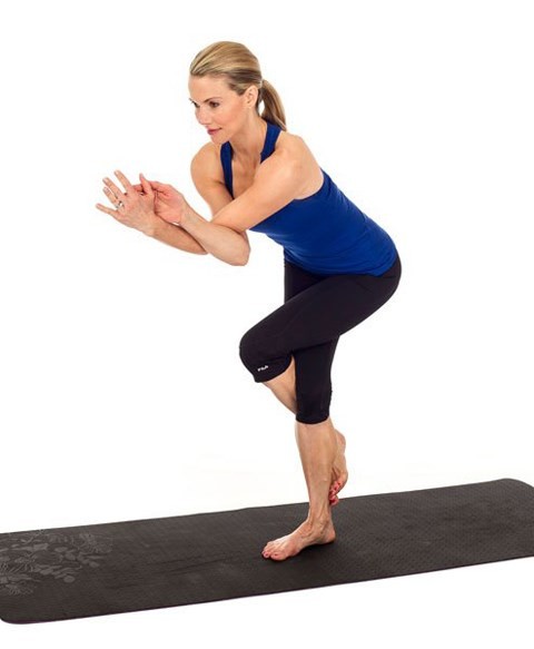 4 động tác yoga cực tốt cho chuyện phòng the ảnh 1