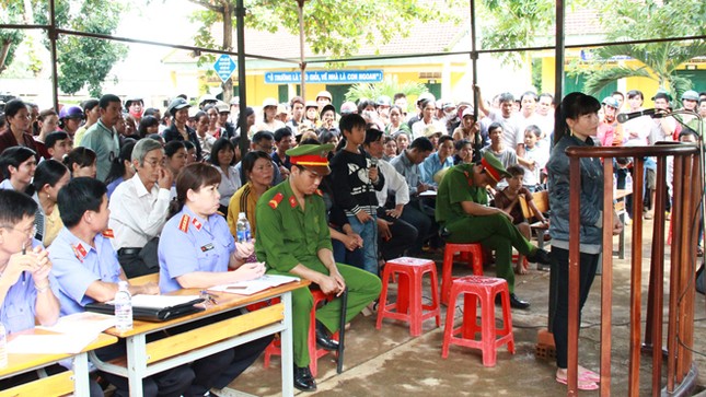 “Mẹ kế độc ác” bị tuyên phạt 9 tháng tù giam ảnh 1