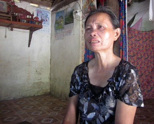 Mẹ thủ khoa 'sẽ cầm sổ đỏ để con đi học' ảnh 1
