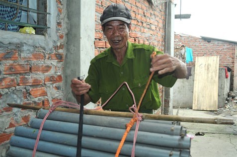 Bắt lươn giữa các cao ốc ở Hà Nội ảnh 1