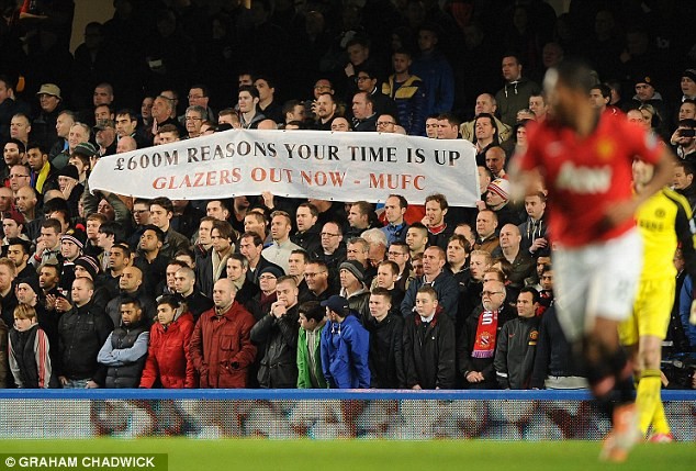 Nhà Glazer bán cổ phiếu, thêm tiền chiêu binh cho Van Gaal ảnh 1