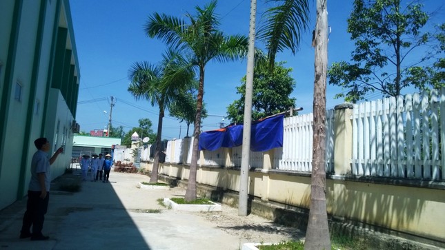 Côn đồ đánh ngất trưởng phòng bệnh viện Quảng Nam ảnh 1