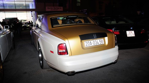 Lộ cặp đôi Rolls-Royce Phantom mạ vàng của đại gia Thái Nguyên ảnh 1