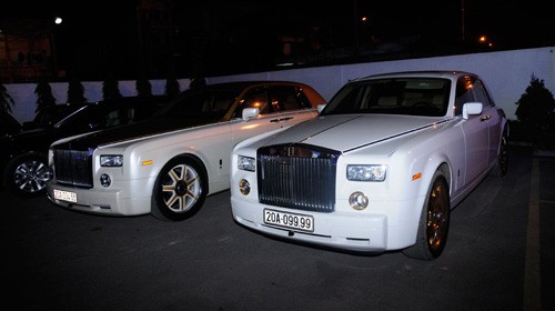 Lộ cặp đôi Rolls-Royce Phantom mạ vàng của đại gia Thái Nguyên ảnh 3
